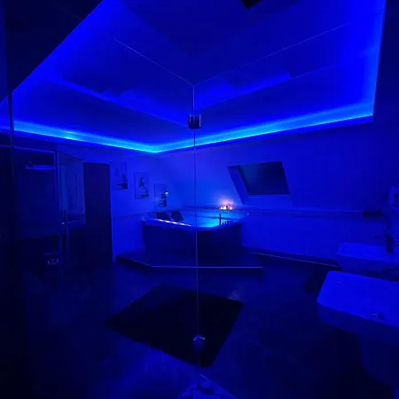 Traumhaftes Inkl Whirlpool Und Sauna フィーアゼン