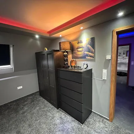 Traumhaftes Inkl Whirlpool Und Sauna * Viersen