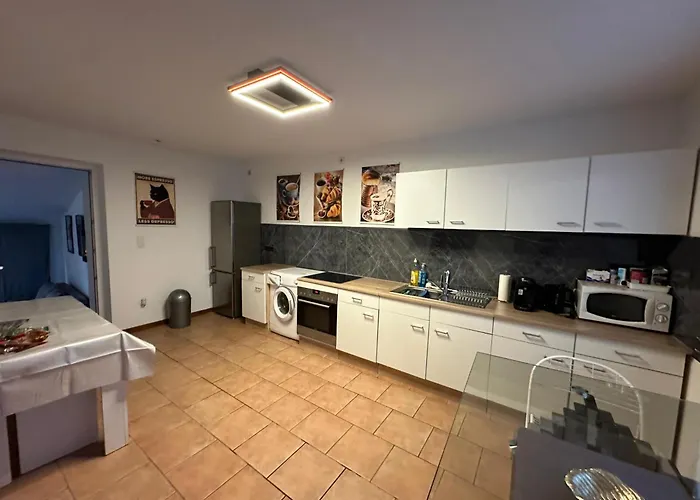 Traumhaftes Inkl Whirlpool Und Sauna Viersen