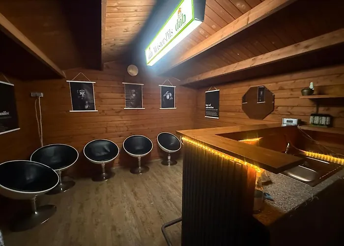 Traumhaftes Inkl Whirlpool Und Sauna Viersen