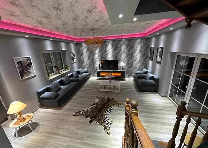 Traumhaftes Inkl Whirlpool Und Sauna * Viersen