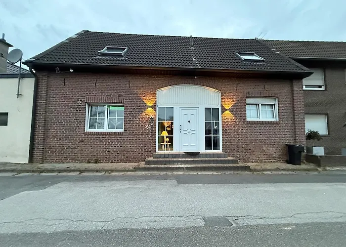 Traumhaftes Inkl Whirlpool Und Sauna Viersen